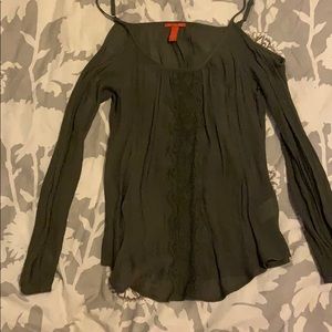 Women’s Chelsea and violet blouse